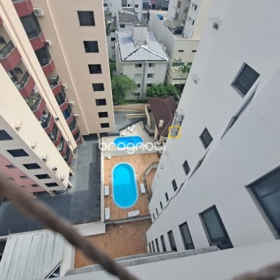 Apartamento com 100m², 3 quartos (sendo 1 suíte), 1 garagem, no bairro Balneário em Florianópolis