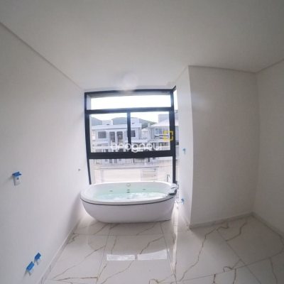 Casa com 140m², 3 quartos (sendo 3 suítes), 2 garagens, no bairro Ingleses em Florianópolis
