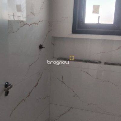 Casa com 140m², 3 quartos (sendo 3 suítes), 2 garagens, no bairro Ingleses em Florianópolis