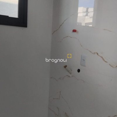 Casa com 140m², 3 quartos (sendo 3 suítes), 2 garagens, no bairro Ingleses em Florianópolis