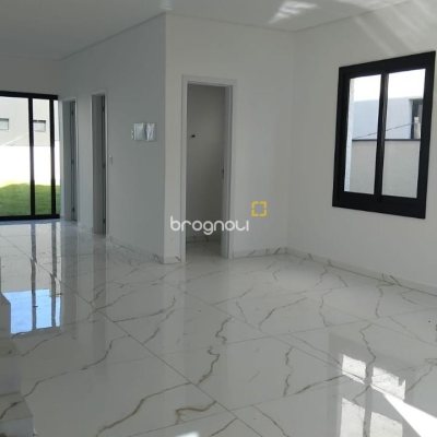 Casa com 140m², 3 quartos (sendo 3 suítes), 2 garagens, no bairro Ingleses em Florianópolis