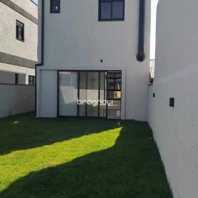 Casa com 140m², 3 quartos (sendo 3 suítes), 2 garagens, no bairro Ingleses em Florianópolis