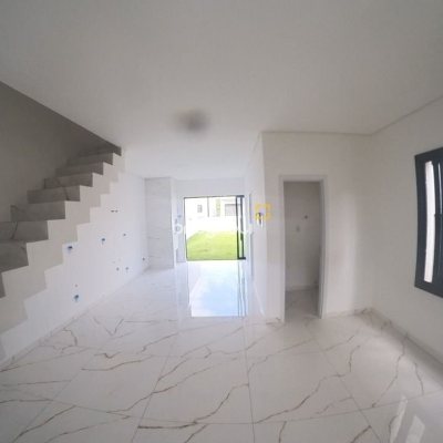 Casa com 140m², 3 quartos (sendo 3 suítes), 2 garagens, no bairro Ingleses em Florianópolis