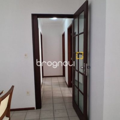 Apartamento com 96m², 3 quartos (sendo 1 suíte), 1 garagem, no bairro Trindade em Florianópolis