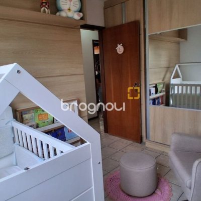 Apartamento com 96m², 3 quartos (sendo 1 suíte), 1 garagem, no bairro Trindade em Florianópolis