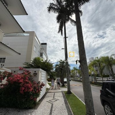Apartamento com 102m², 3 quartos (sendo 1 suíte), 1 garagem, no bairro Jurerê Internacional em Florianópolis