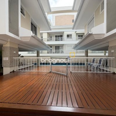 Apartamento com 102m², 3 quartos (sendo 1 suíte), 1 garagem, no bairro Jurerê Internacional em Florianópolis
