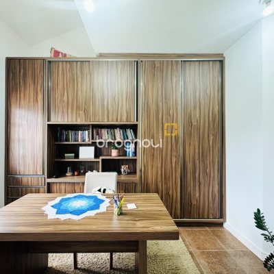 Casa com 239m², 5 quartos (sendo 1 suíte), 2 garagens, no bairro Carianos em Florianópolis