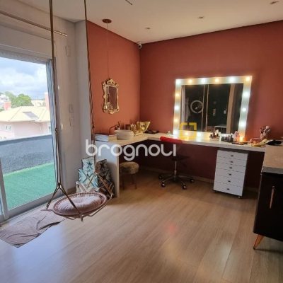 Casa de Condomínio com 138m², 3 quartos (sendo 3 suítes), 2 garagens, no bairro Cachoeira do Bom Jesus em Florianópolis