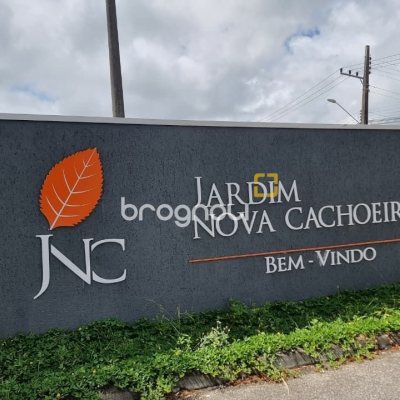Casa de Condomínio com 138m², 3 quartos (sendo 3 suítes), 2 garagens, no bairro Cachoeira do Bom Jesus em Florianópolis