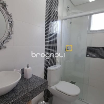 Casa de Condomínio com 138m², 3 quartos (sendo 3 suítes), 2 garagens, no bairro Cachoeira do Bom Jesus em Florianópolis