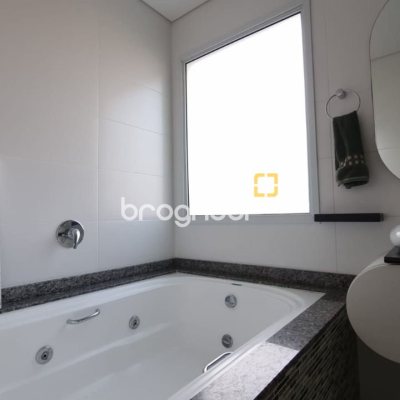 Casa de Condomínio com 138m², 3 quartos (sendo 3 suítes), 2 garagens, no bairro Cachoeira do Bom Jesus em Florianópolis
