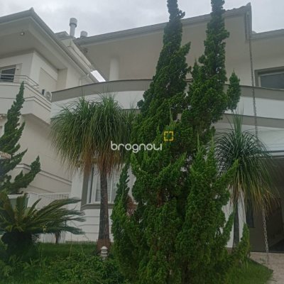 Casa com 239m², 3 quartos (sendo 1 suíte), 2 garagens, no bairro Pedra Branca em Palhoça