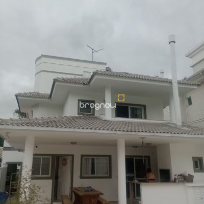 Casa com 239m², 3 quartos (sendo 1 suíte), 2 garagens, no bairro Pedra Branca em Palhoça