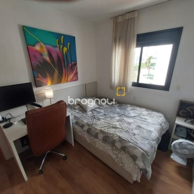 Apartamento com 64m², 2 quartos (sendo 1 suíte), 2 garagens, no bairro Agronômica em Florianópolis