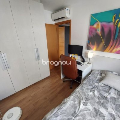 Apartamento com 64m², 2 quartos (sendo 1 suíte), 2 garagens, no bairro Agronômica em Florianópolis