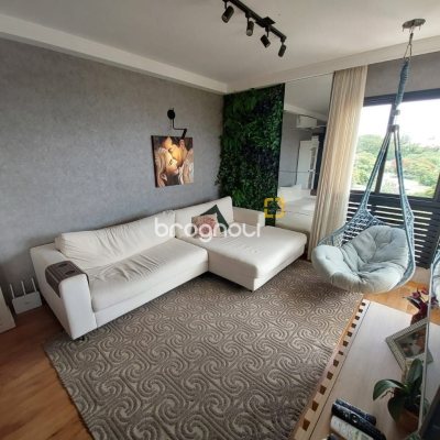 Apartamento com 64m², 2 quartos (sendo 1 suíte), 2 garagens, no bairro Agronômica em Florianópolis