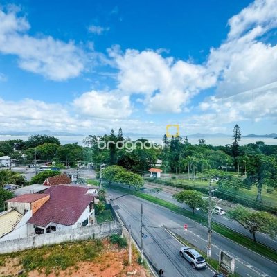 Apartamento com 64m², 2 quartos (sendo 1 suíte), 2 garagens, no bairro Agronômica em Florianópolis