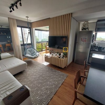 Apartamento com 64m², 2 quartos (sendo 1 suíte), 2 garagens, no bairro Agronômica em Florianópolis