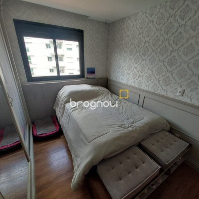 Apartamento com 64m², 2 quartos (sendo 1 suíte), 2 garagens, no bairro Agronômica em Florianópolis