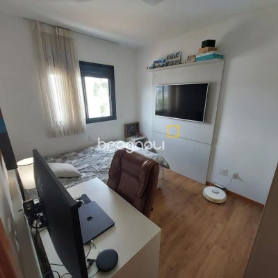 Apartamento com 64m², 2 quartos (sendo 1 suíte), 2 garagens, no bairro Agronômica em Florianópolis