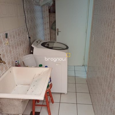 Apartamento com 78m², 3 quartos (sendo 1 suíte), 1 garagem, no bairro Estreito em Florianópolis