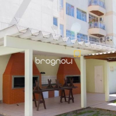 Apartamento com 78m², 3 quartos (sendo 1 suíte), 1 garagem, no bairro Estreito em Florianópolis