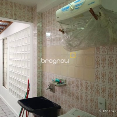 Apartamento com 78m², 3 quartos (sendo 1 suíte), 1 garagem, no bairro Estreito em Florianópolis