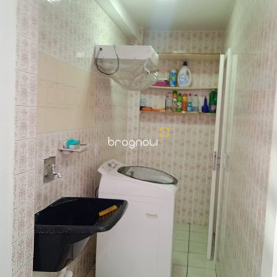 Apartamento com 78m², 3 quartos (sendo 1 suíte), 1 garagem, no bairro Estreito em Florianópolis