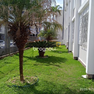 Apartamento com 78m², 3 quartos (sendo 1 suíte), 1 garagem, no bairro Estreito em Florianópolis