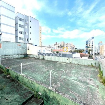 Apartamento com 78m², 3 quartos (sendo 1 suíte), 1 garagem, no bairro Estreito em Florianópolis