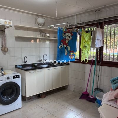 Casa com 640m², 5 quartos (sendo 5 suítes), 4 garagens, no bairro Itacorubi em Florianópolis