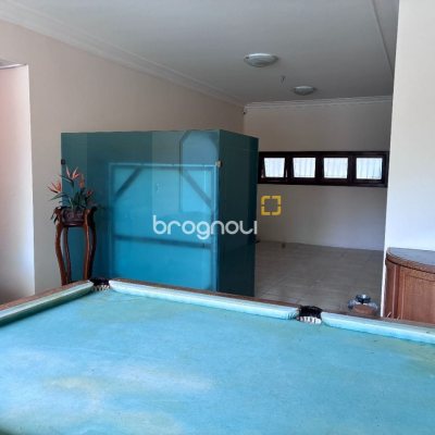 Casa com 640m², 5 quartos (sendo 5 suítes), 4 garagens, no bairro Itacorubi em Florianópolis