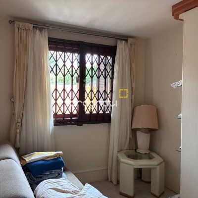 Casa com 640m², 5 quartos (sendo 5 suítes), 4 garagens, no bairro Itacorubi em Florianópolis