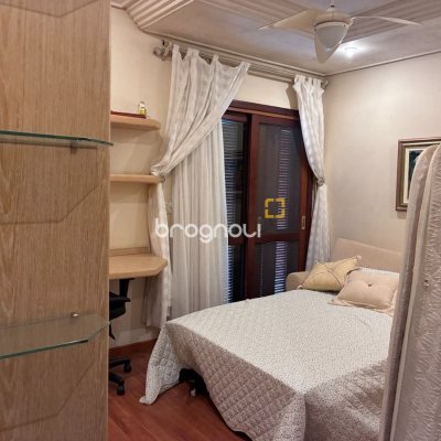 Casa com 640m², 5 quartos (sendo 5 suítes), 4 garagens, no bairro Itacorubi em Florianópolis