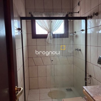 Casa com 640m², 5 quartos (sendo 5 suítes), 4 garagens, no bairro Itacorubi em Florianópolis