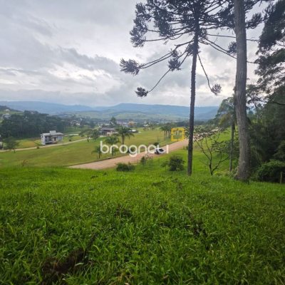 Terreno com 1011m², no bairro Invernadinha em Rancho Queimado
