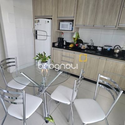 Apartamento com 69m², 2 quartos, 1 garagem, no bairro Kobrasol em São José