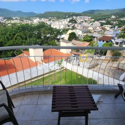 Casa com 409m², 4 quartos (sendo 4 suítes), 4 garagens, no bairro Carvoeira em Florianópolis