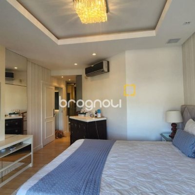 Casa com 409m², 4 quartos (sendo 4 suítes), 4 garagens, no bairro Carvoeira em Florianópolis
