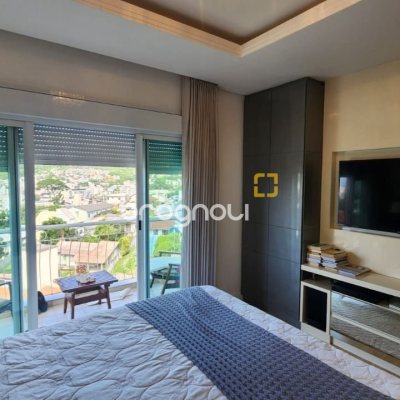 Casa com 409m², 4 quartos (sendo 4 suítes), 4 garagens, no bairro Carvoeira em Florianópolis
