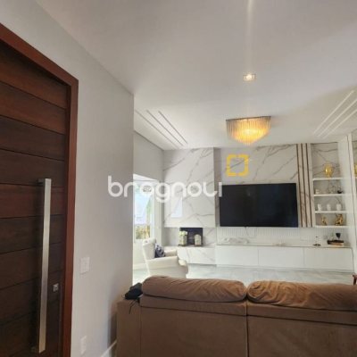 Casa com 409m², 4 quartos (sendo 4 suítes), 4 garagens, no bairro Carvoeira em Florianópolis