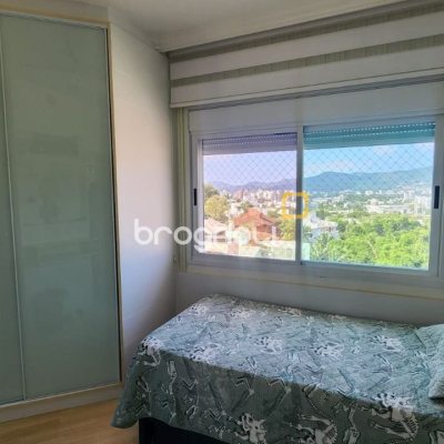 Casa com 409m², 4 quartos (sendo 4 suítes), 4 garagens, no bairro Carvoeira em Florianópolis