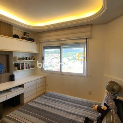 Casa com 409m², 4 quartos (sendo 4 suítes), 4 garagens, no bairro Carvoeira em Florianópolis