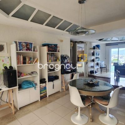 Casa com 409m², 4 quartos (sendo 4 suítes), 4 garagens, no bairro Carvoeira em Florianópolis