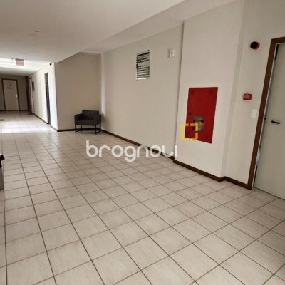 Sala com 32m², no bairro Centro em Florianópolis