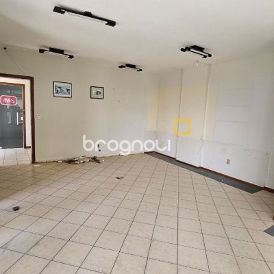 Sala com 32m², no bairro Centro em Florianópolis