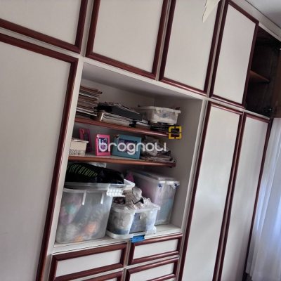 Casa com 240m², 3 quartos (sendo 1 suíte), 2 garagens, no bairro Córrego Grande em Florianópolis