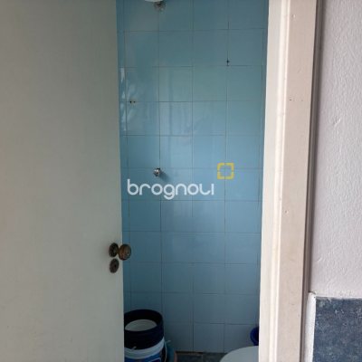 Casa com 240m², 3 quartos (sendo 1 suíte), 2 garagens, no bairro Córrego Grande em Florianópolis