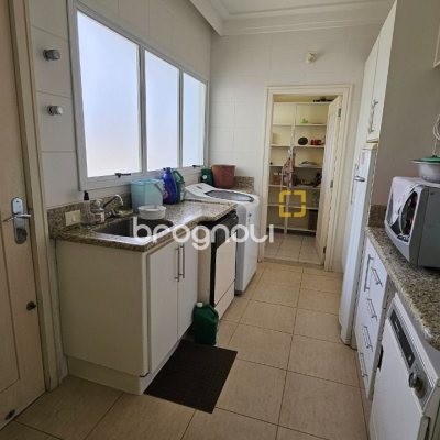 Casa com 339m², 3 quartos (sendo 3 suítes), 3 garagens, no bairro Santa Mônica em Florianópolis